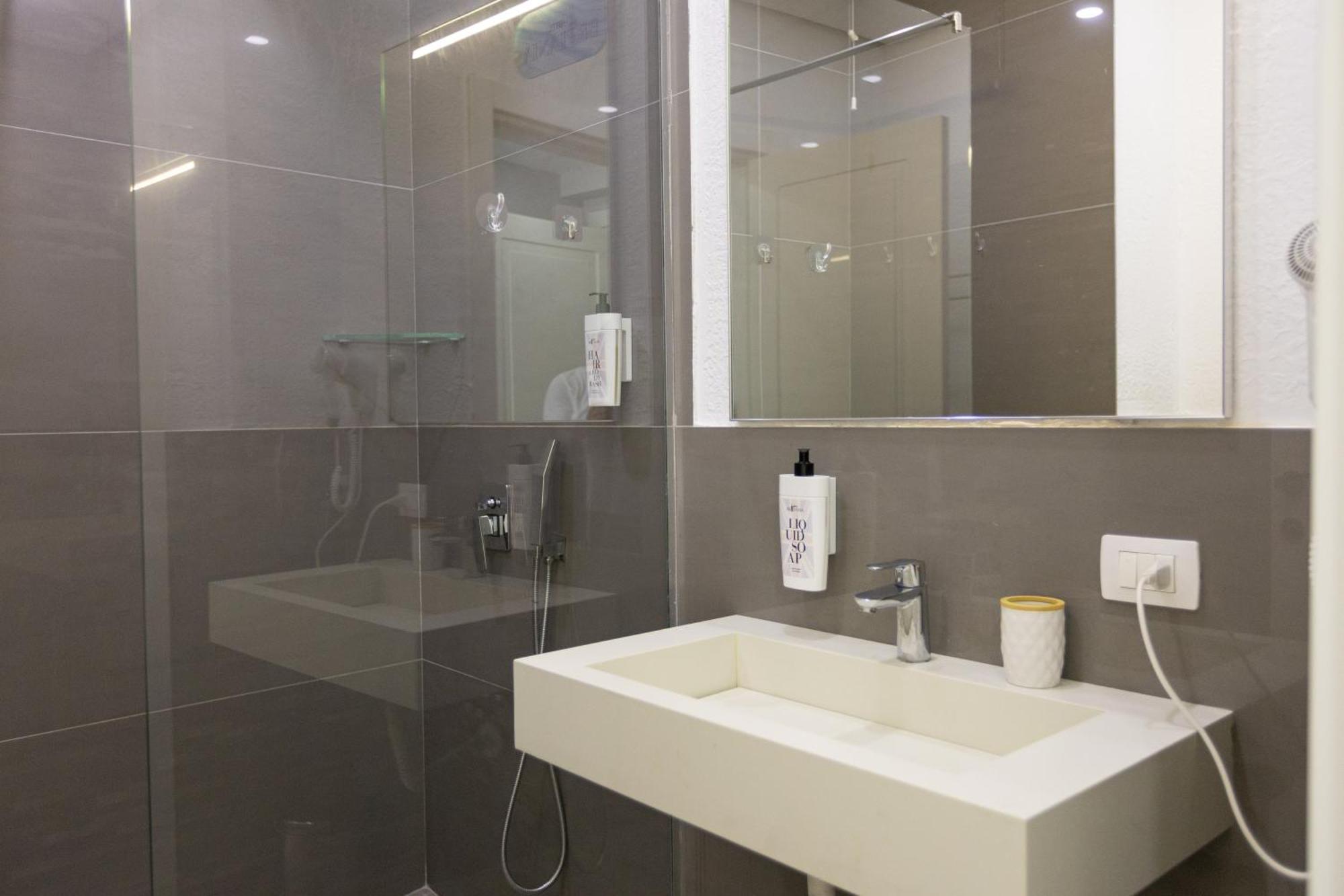 Britania 4* Vlorë